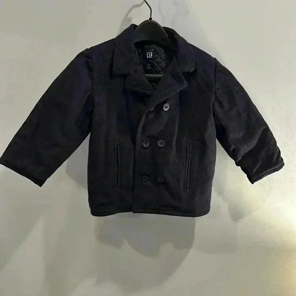 ⭐️ GAP  - Navy wool blend double insulated breasted peacoat. Size 5